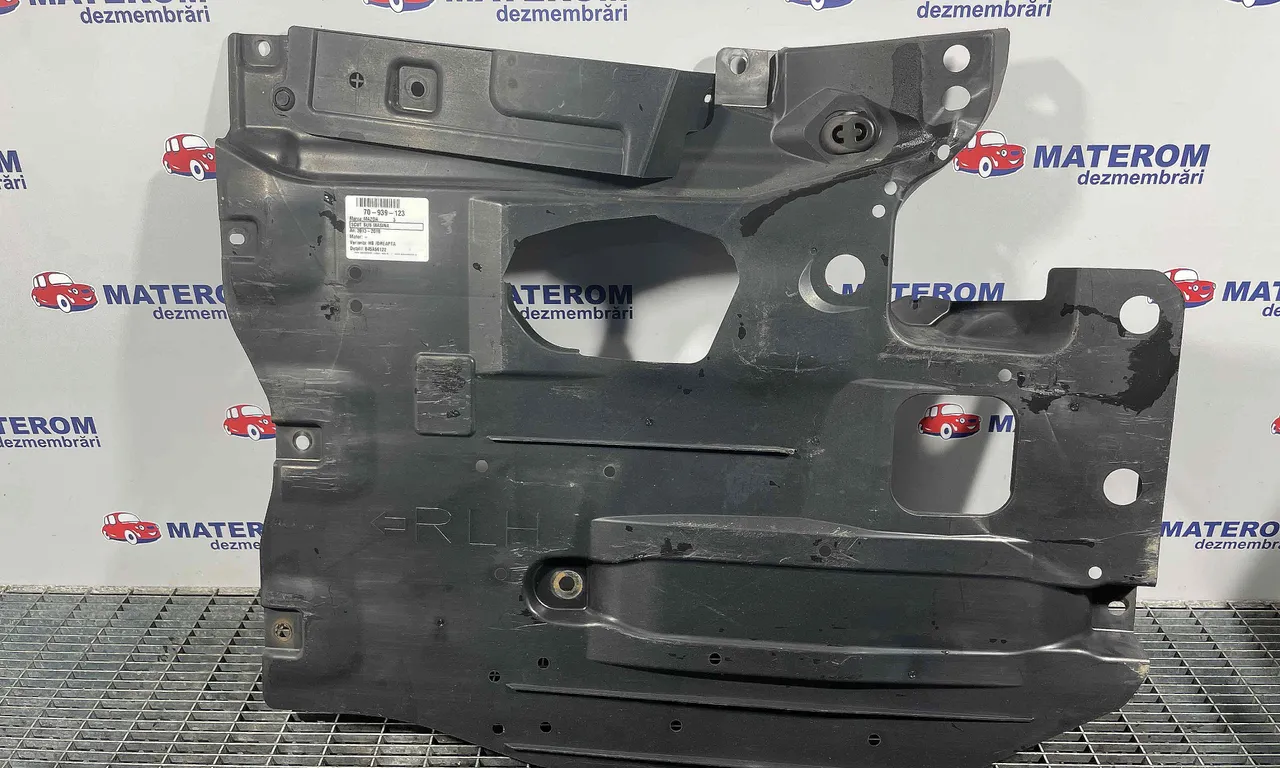 SCUT SUB MASINA MAZDA 3 2013-2019