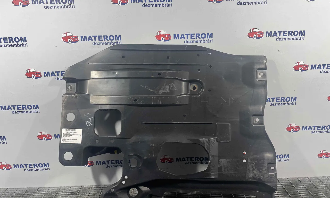 SCUT SUB MASINA MAZDA 3 2013-2019