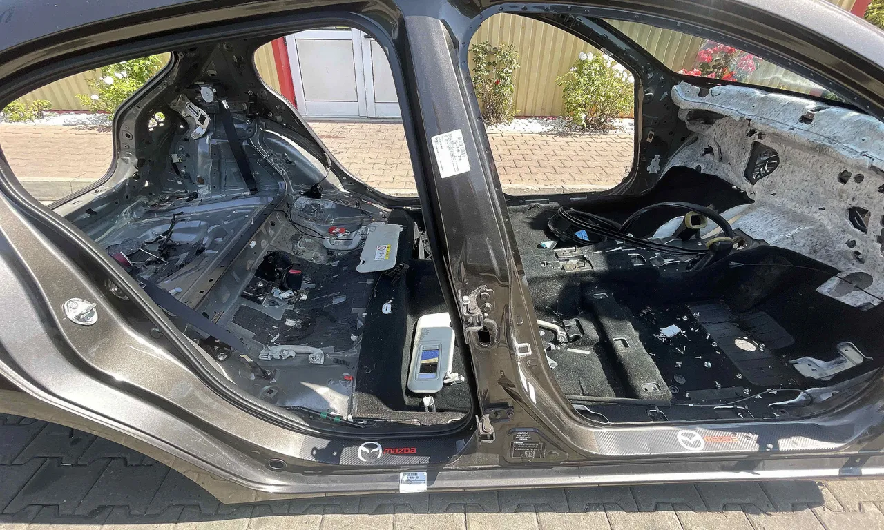 STALP MIJLOC DREAPTA MAZDA 3 2013-2019