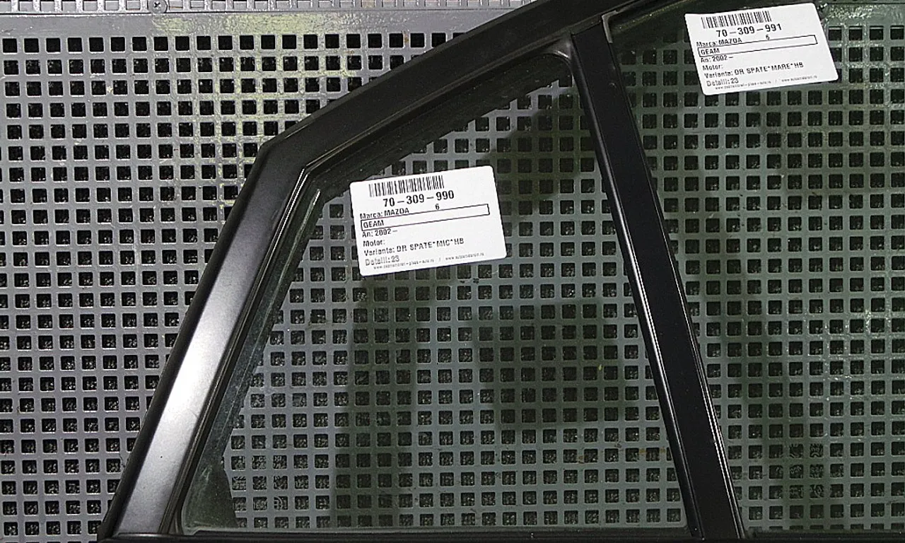 GEAM SPATE MIC DREAPTA MAZDA 6 2002-2008
