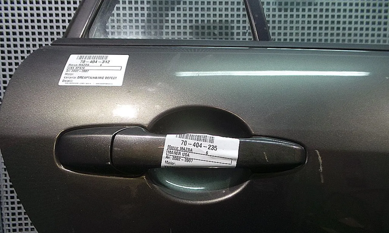 MANER USA SPATE DREAPTA MAZDA 6 2002-2008