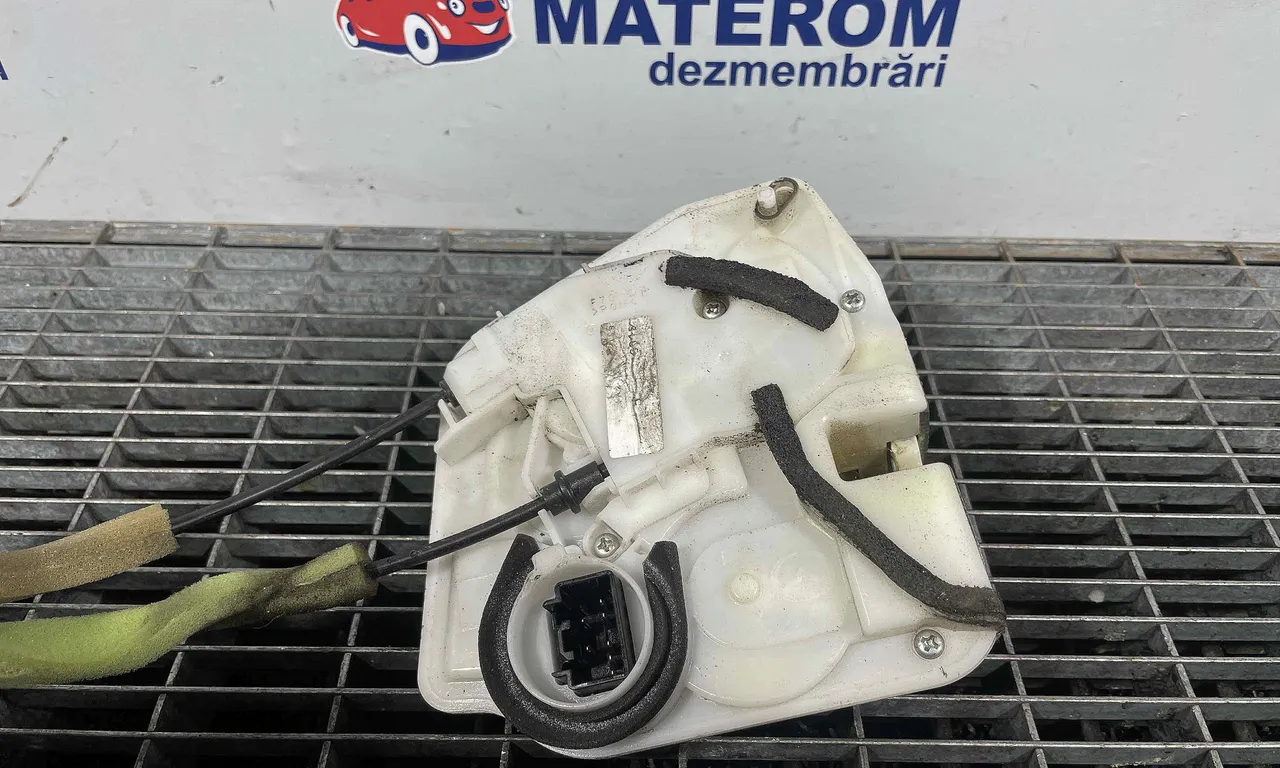 INCUIETOARE USA SPATE STANGA MAZDA 6 2007-2013