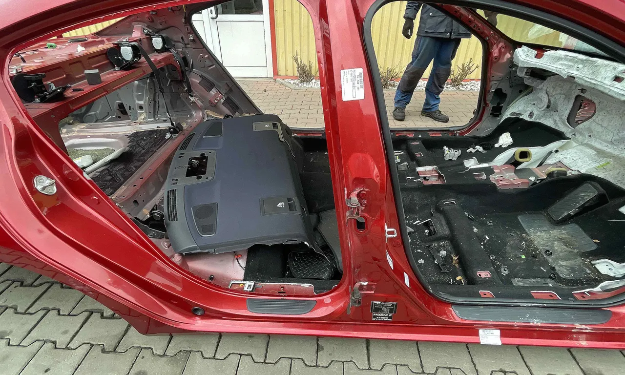 STALP MIJLOC DREAPTA MAZDA 6 2012-2016