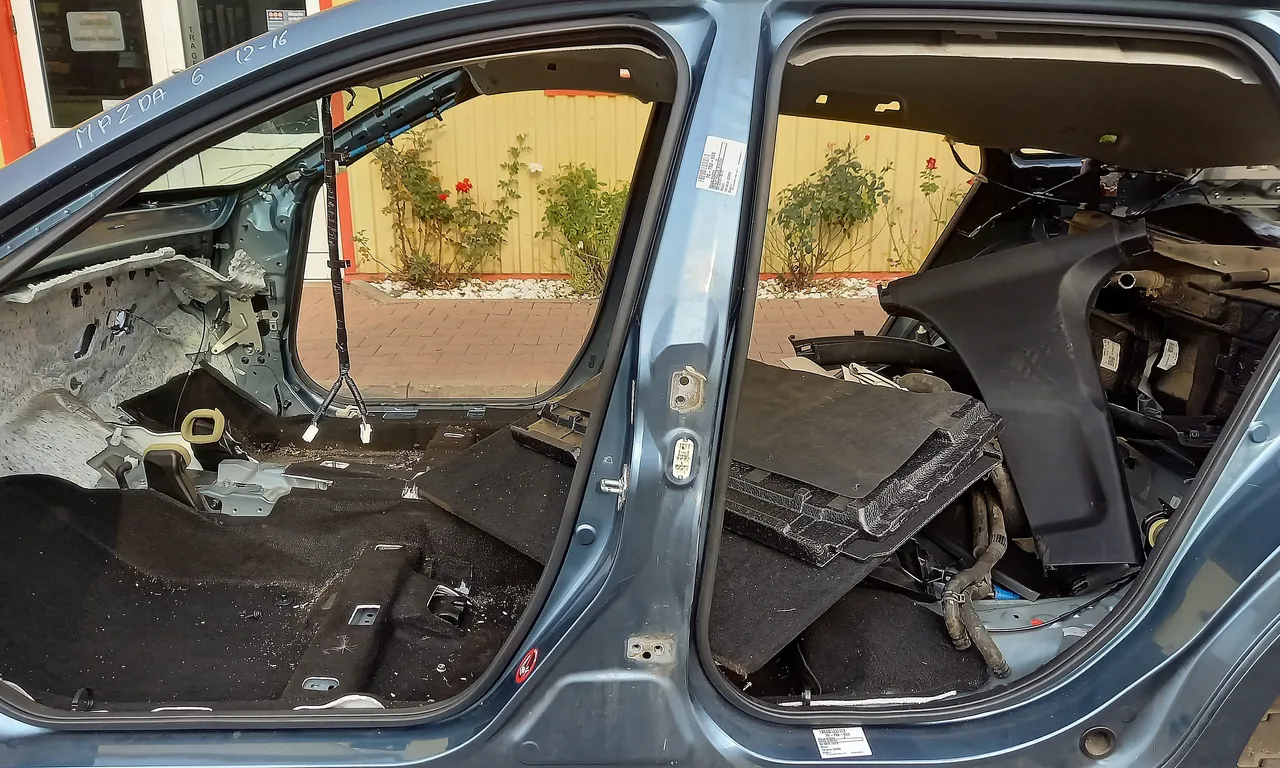STALP MIJLOC STANGA MAZDA 6 2012-2016
