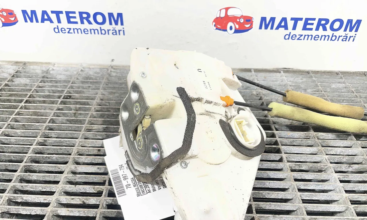 INCUIETOARE USA FATA DREAPTA MAZDA CX-5 2011-2017