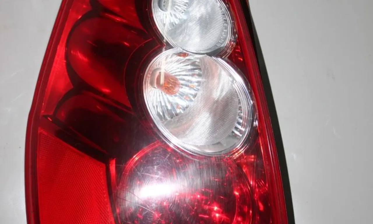 Stop aripa stanga MAZDA TITAN 1,15 t - 1,5 t 2007-null
