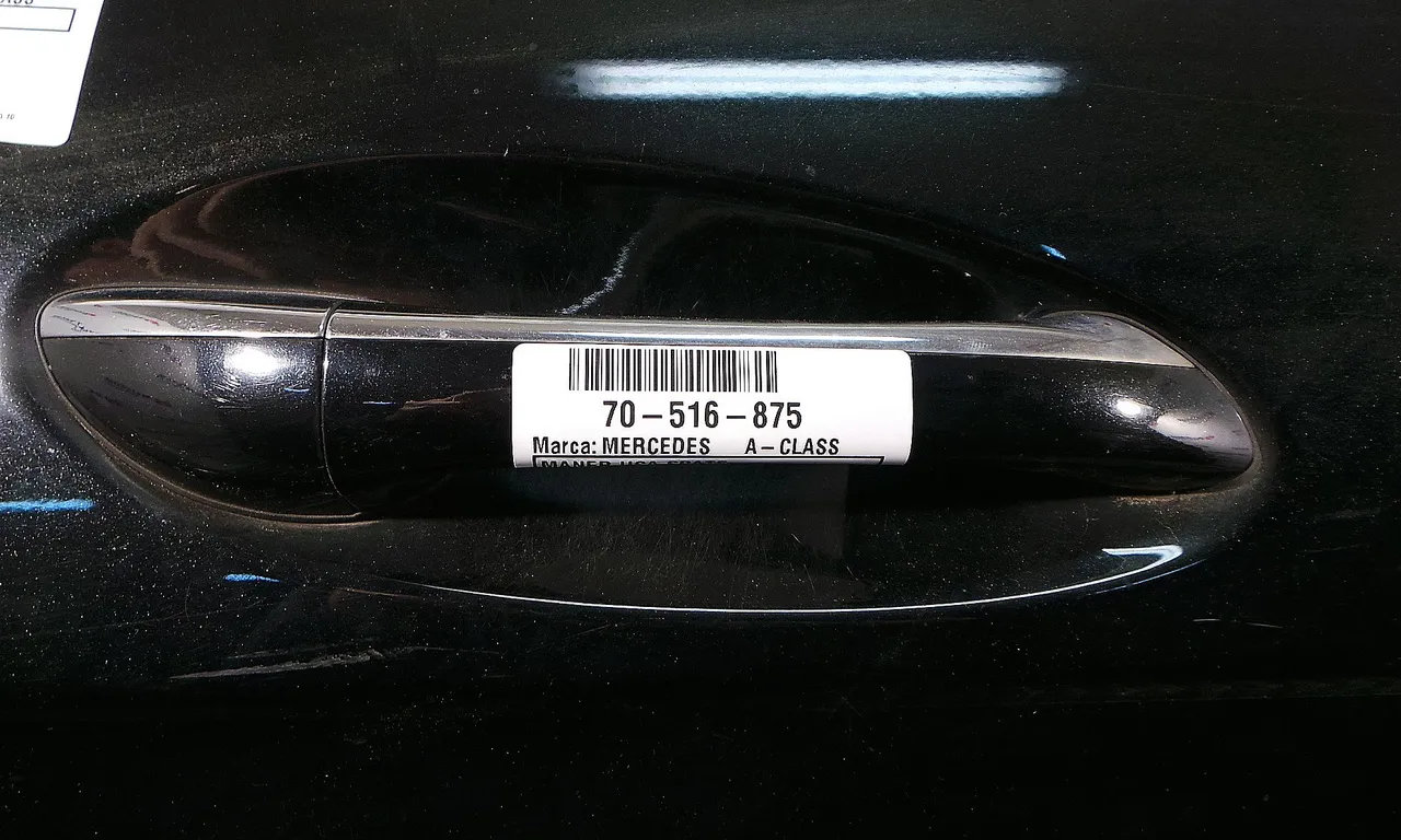 MANER USA SPATE DREAPTA MERCEDES A-CLASS 2004-2012