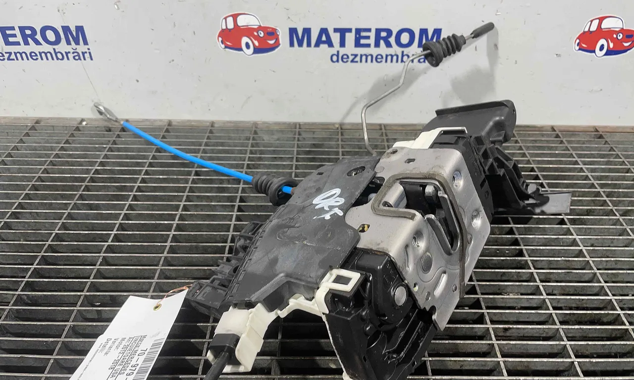 INCUIETOARE USA FATA DREAPTA MERCEDES A-CLASS 2012-2018