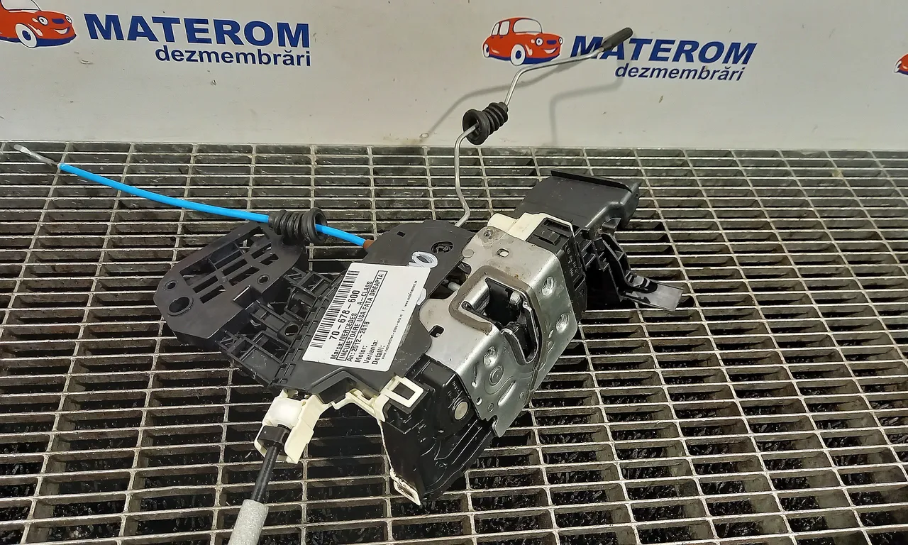 INCUIETOARE USA FATA DREAPTA MERCEDES A-CLASS 2012-2018