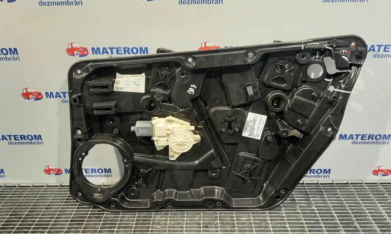 MACARA USA FATA DREAPTA MERCEDES A-CLASS 2012-2018