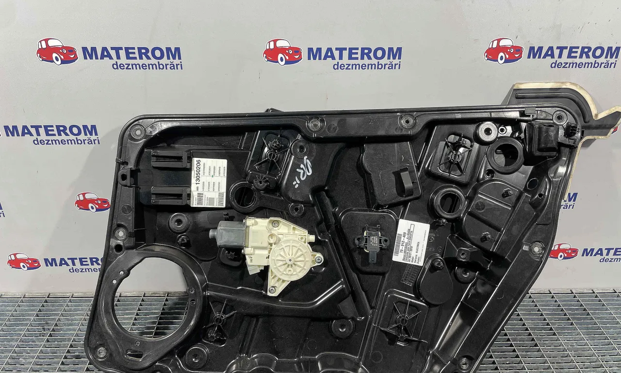 MACARA USA FATA DREAPTA MERCEDES A-CLASS 2012-2018