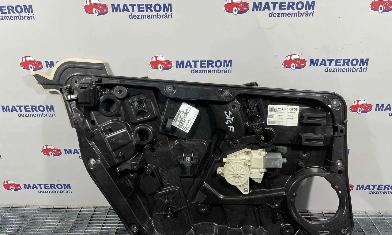 MACARA USA FATA STANGA MERCEDES A-CLASS 2012-2018