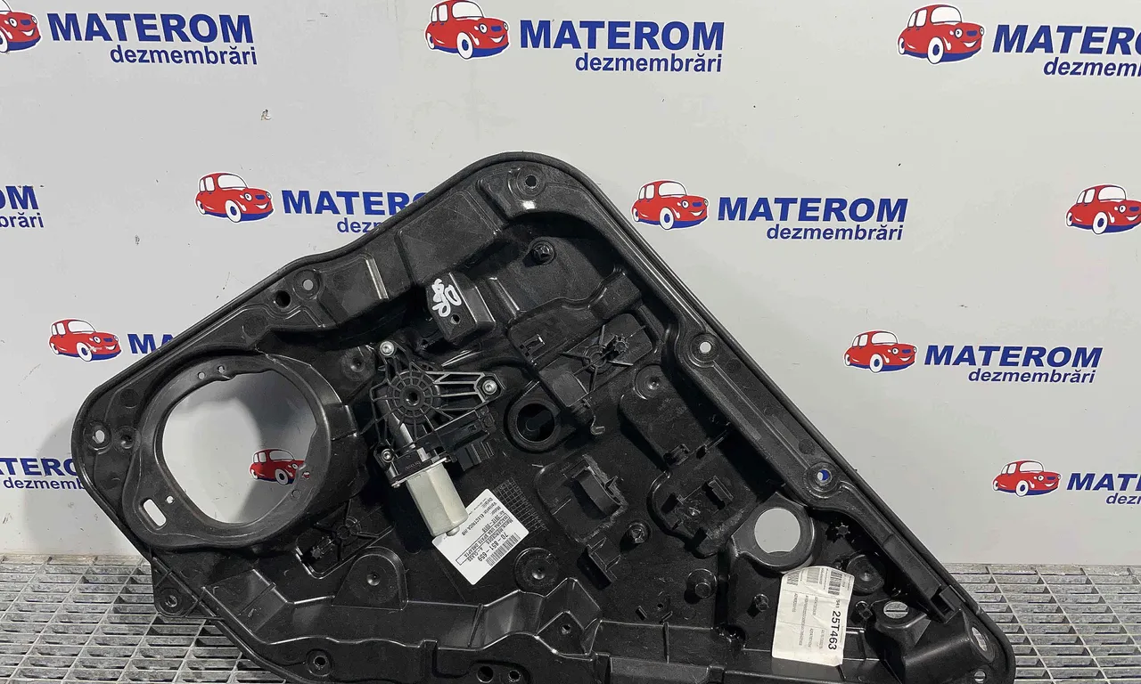 MACARA USA SPATE DREAPTA MERCEDES A-CLASS 2012-2018
