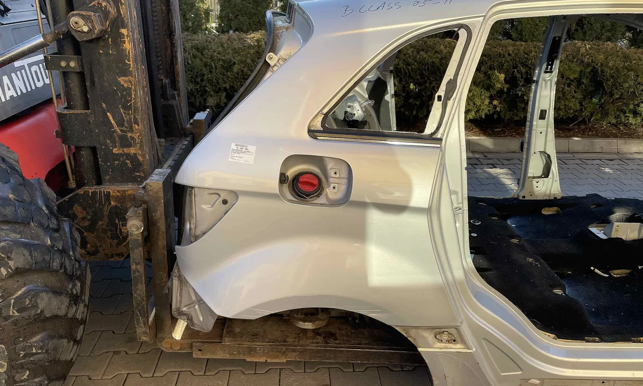 ARIPA SPATE DREAPTA MERCEDES B-CLASS 2005-2011