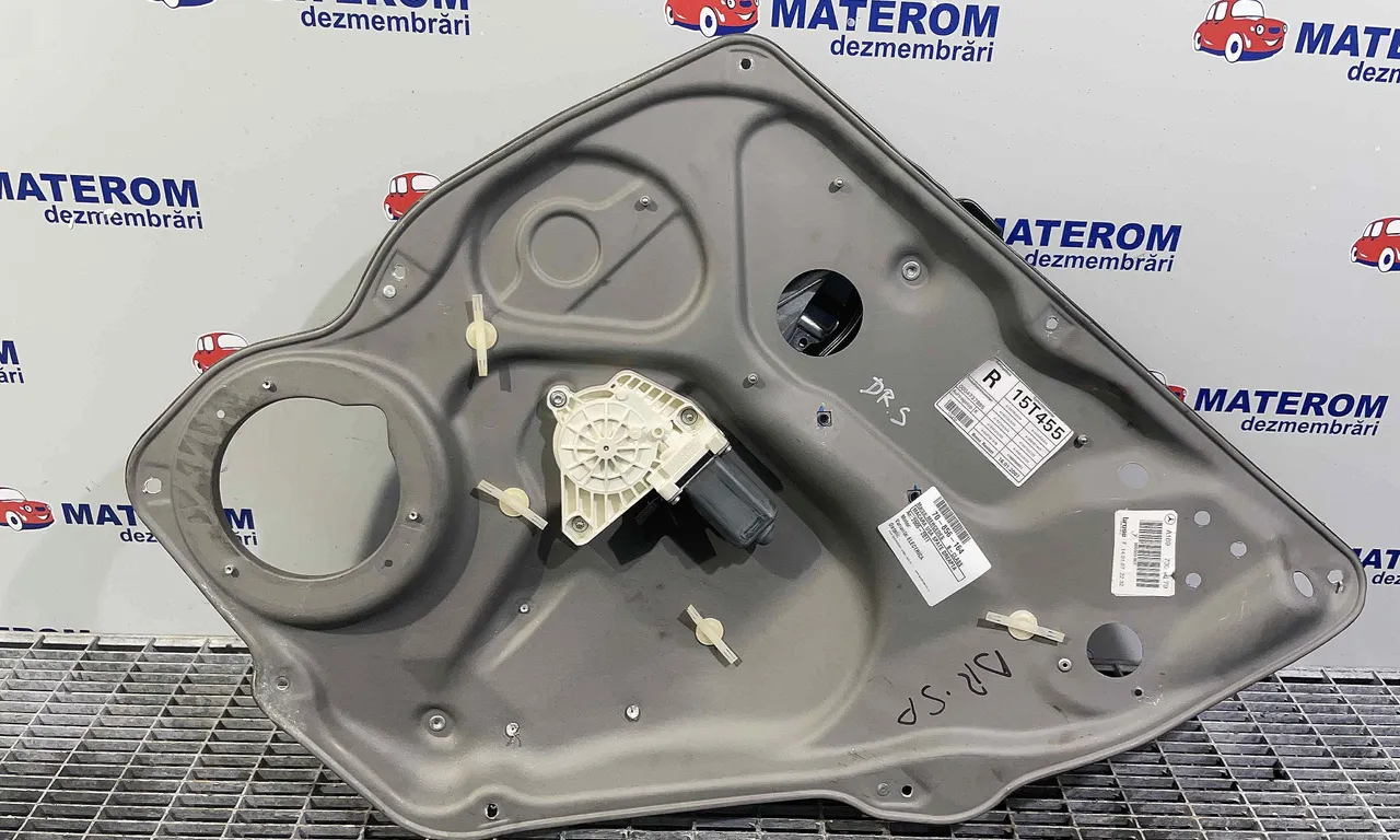 MACARA USA SPATE DREAPTA MERCEDES B-CLASS 2005-2011