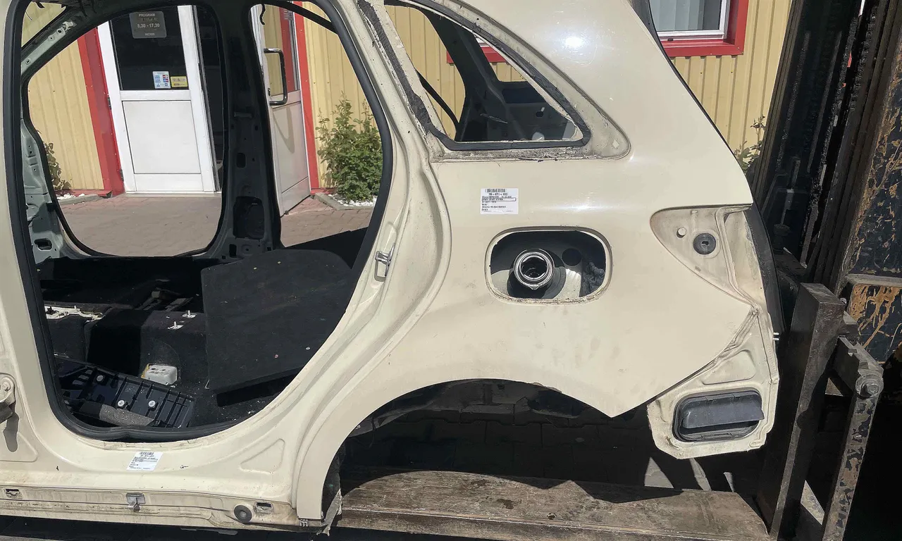 ARIPA SPATE STANGA MERCEDES B-CLASS 2011-2018