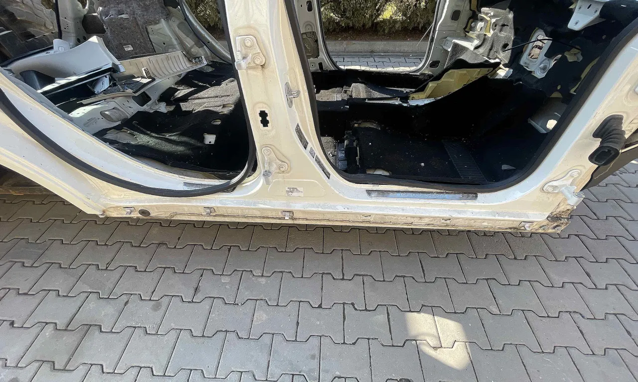 PRAG DREAPTA MERCEDES B-CLASS 2011-2018