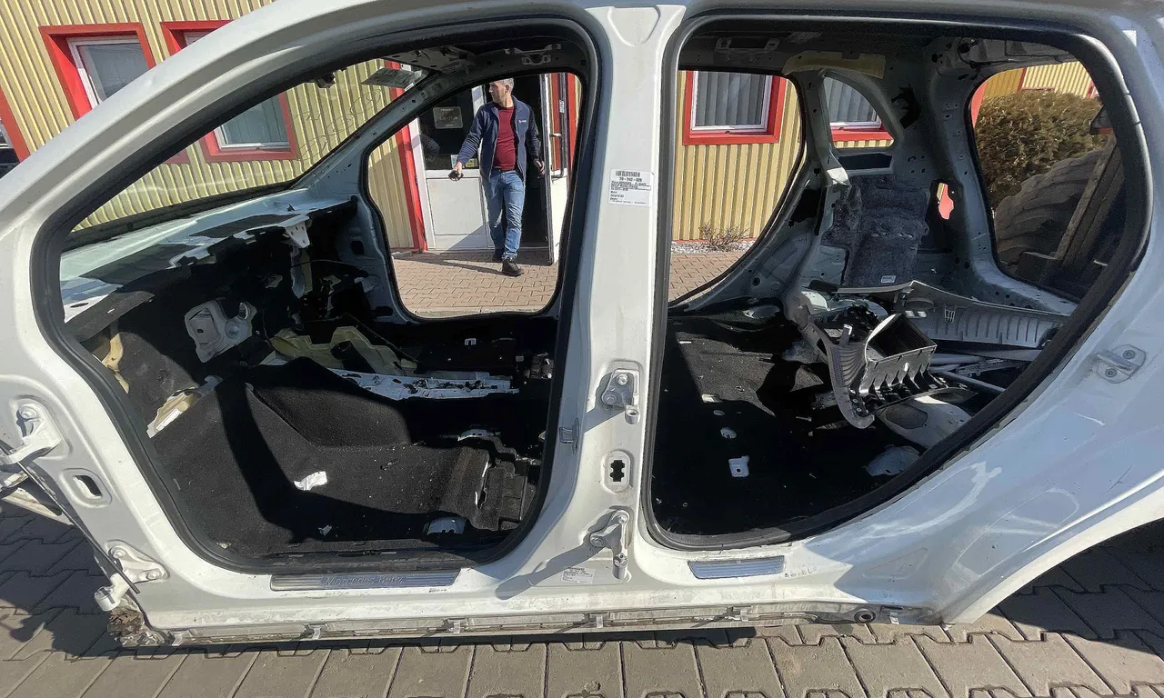 STALP MIJLOC STANGA MERCEDES B-CLASS 2011-2018