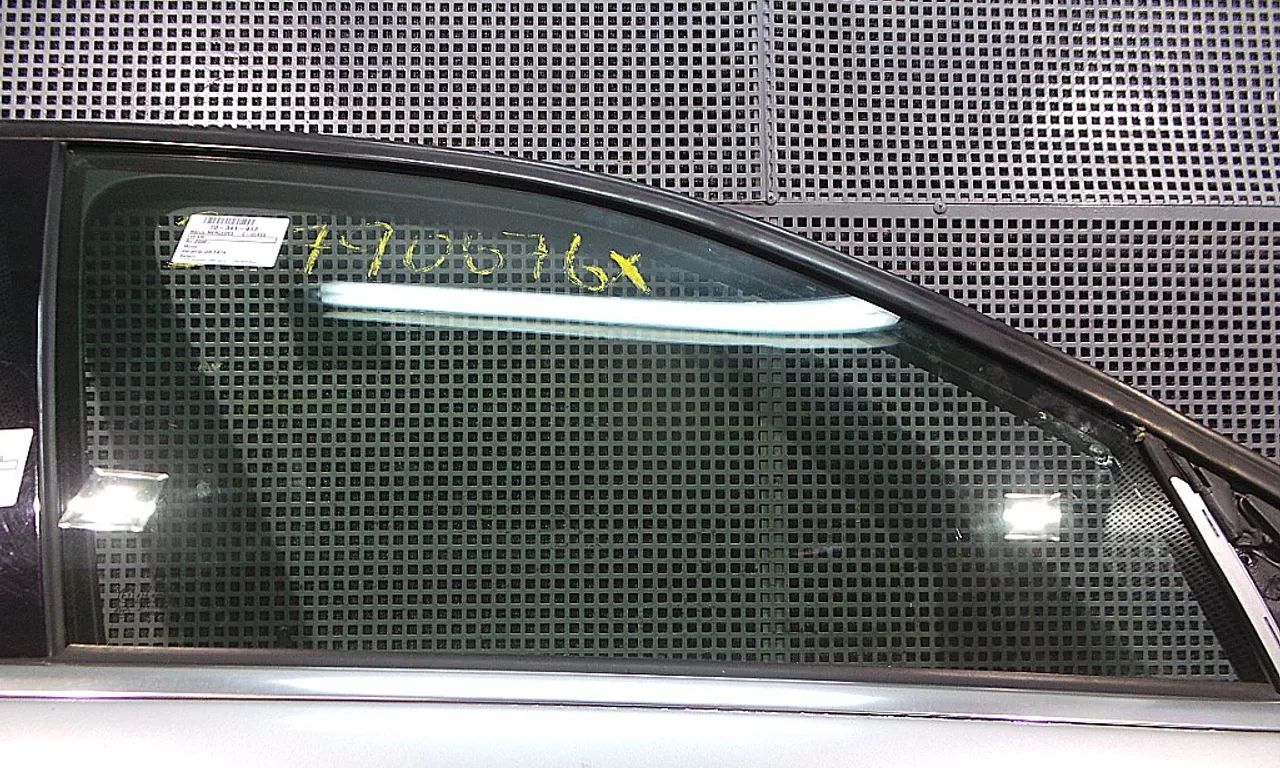 GEAM FATA DREAPTA MERCEDES C-CLASS 2007-2014