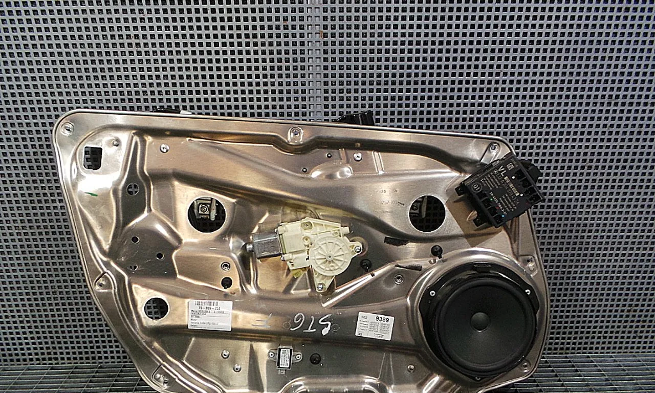 MACARA USA FATA STANGA MERCEDES C-CLASS 2007-2014