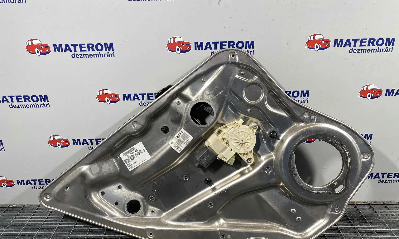 MACARA USA SPATE DREAPTA MERCEDES C-CLASS 2007-2014