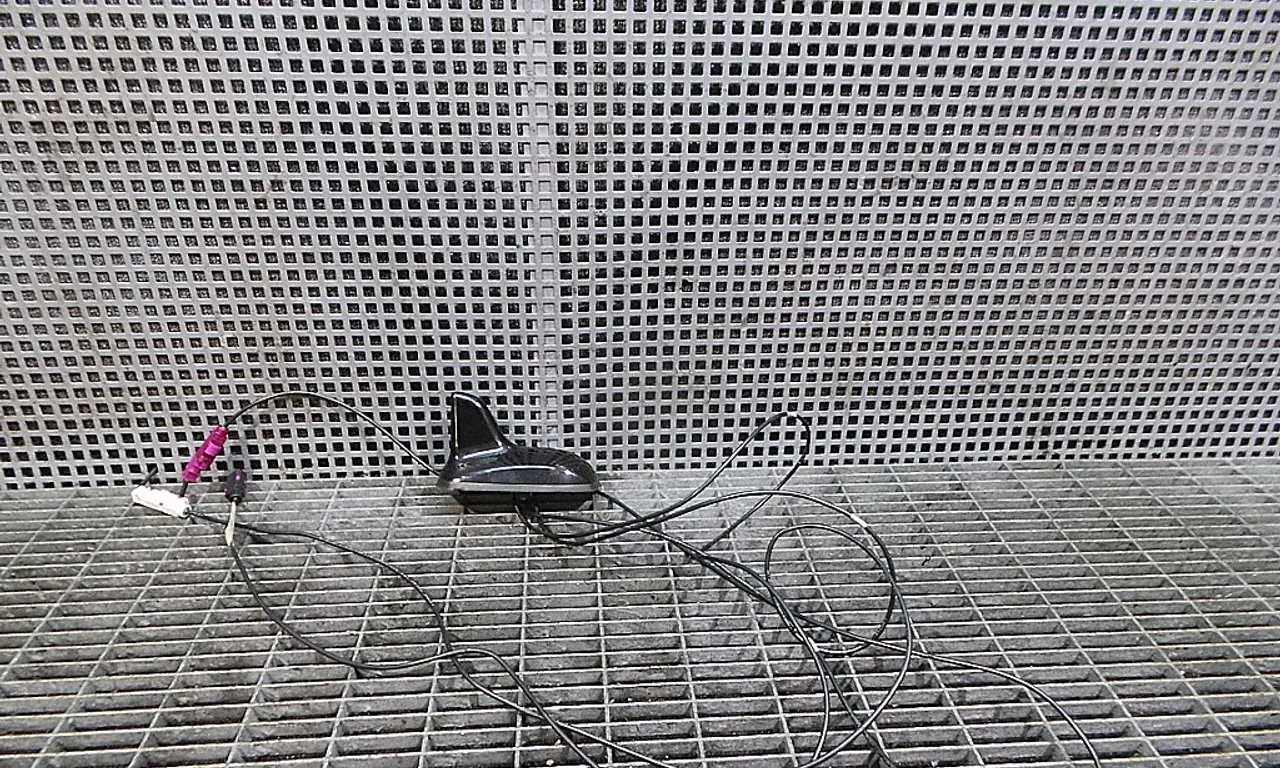 ANTENA MERCEDES C-CLASS 2007-2014