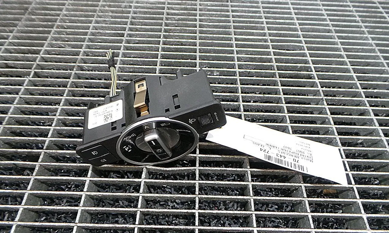 INTRERUPATOR LUMINI MERCEDES C-CLASS 2007-2014