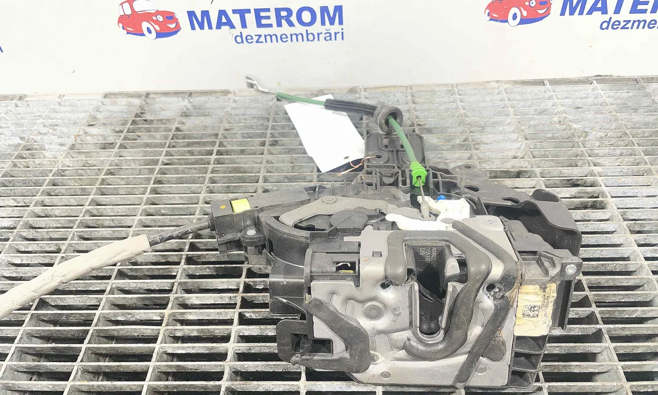 INCUIETOARE USA SPATE DREAPTA MERCEDES C-CLASS 2014-2023
