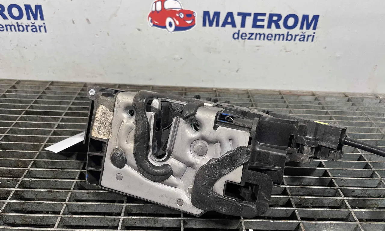 INCUIETOARE USA SPATE STANGA MERCEDES C-CLASS 2014-2023