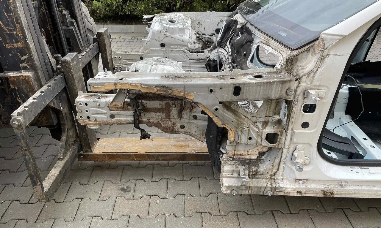 LONJERON STANGA MERCEDES C-CLASS 2014-2023
