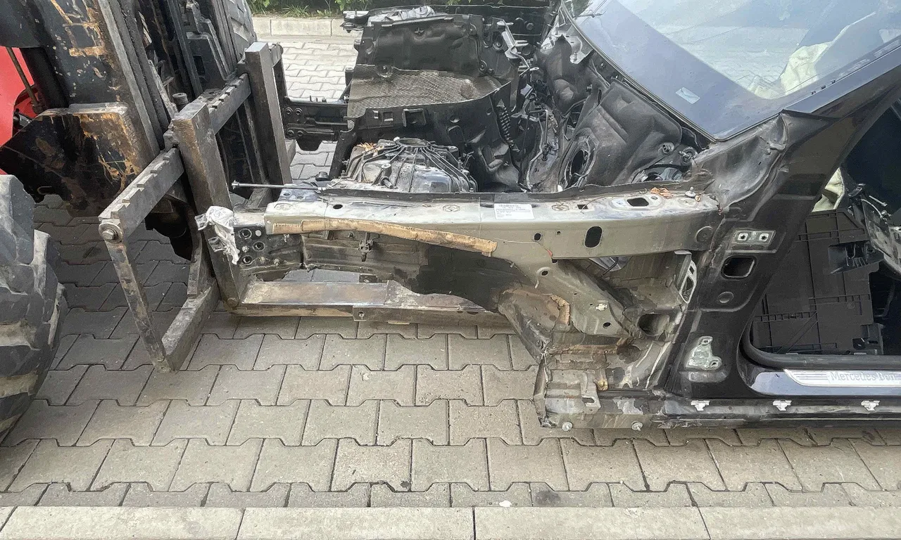 LONJERON STANGA MERCEDES C-CLASS 2014-2023