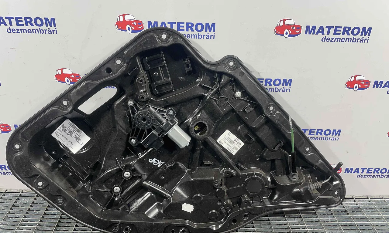 MACARA USA SPATE DREAPTA MERCEDES C-CLASS 2014-2023