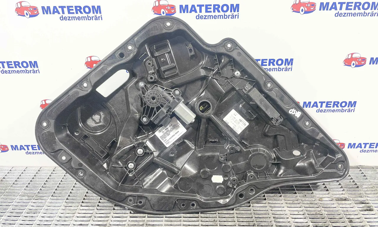 MACARA USA SPATE DREAPTA MERCEDES C-CLASS 2014-2023