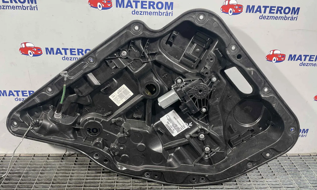 MACARA USA SPATE STANGA MERCEDES C-CLASS 2014-2023