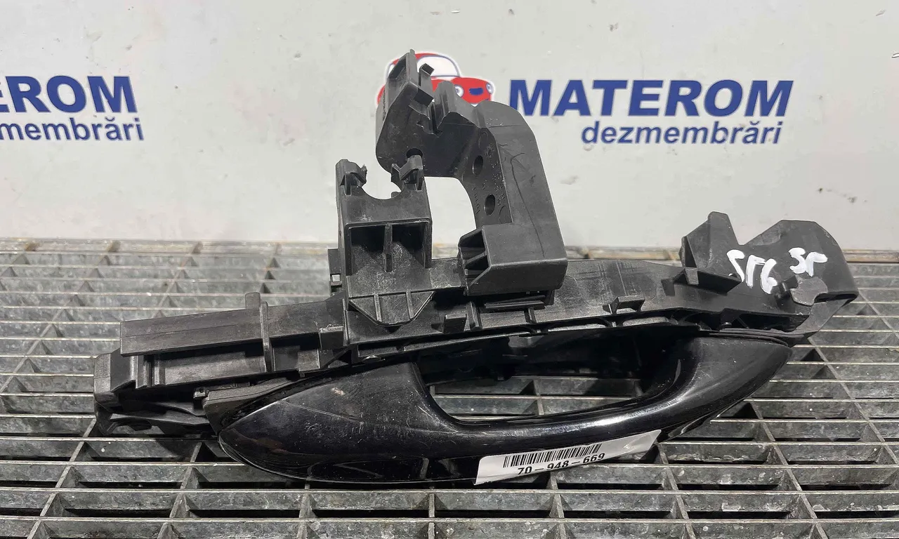 MANER USA SPATE STANGA MERCEDES C-CLASS 2014-2023