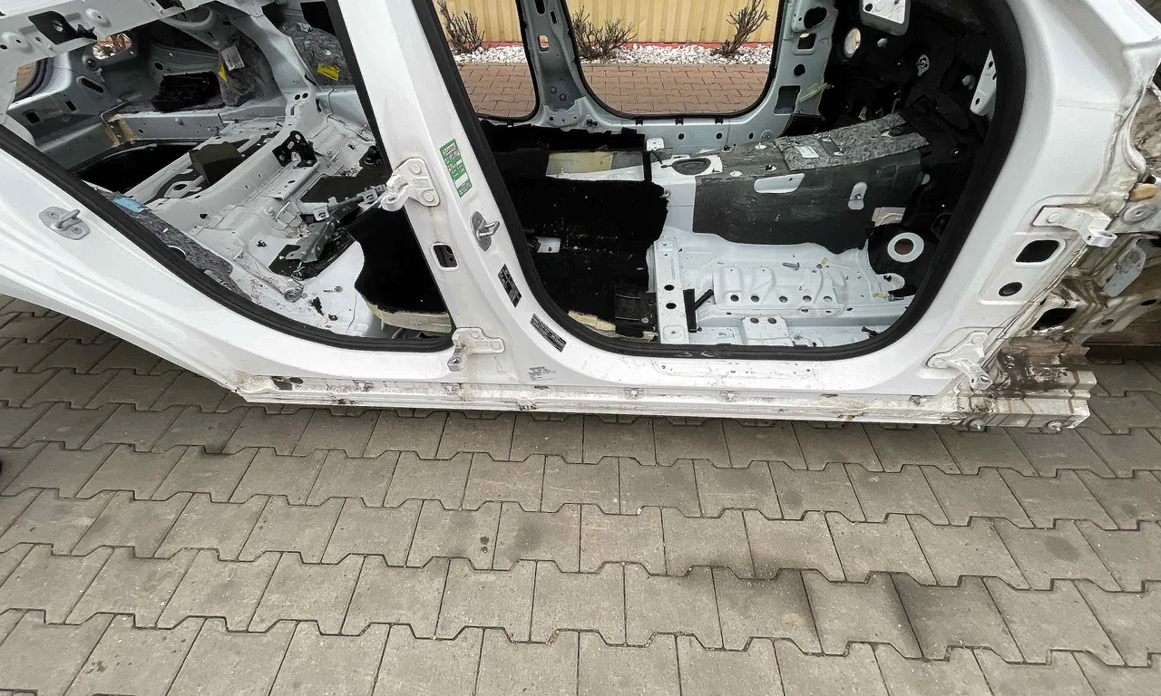 PRAG DREAPTA MERCEDES C-CLASS 2014-2023