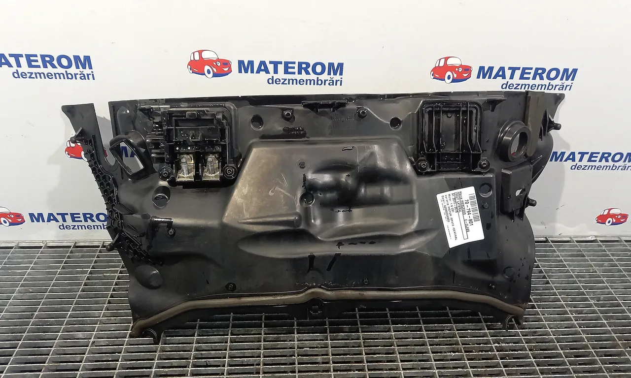 SCUT LATERAL MERCEDES C-CLASS 2014-2023