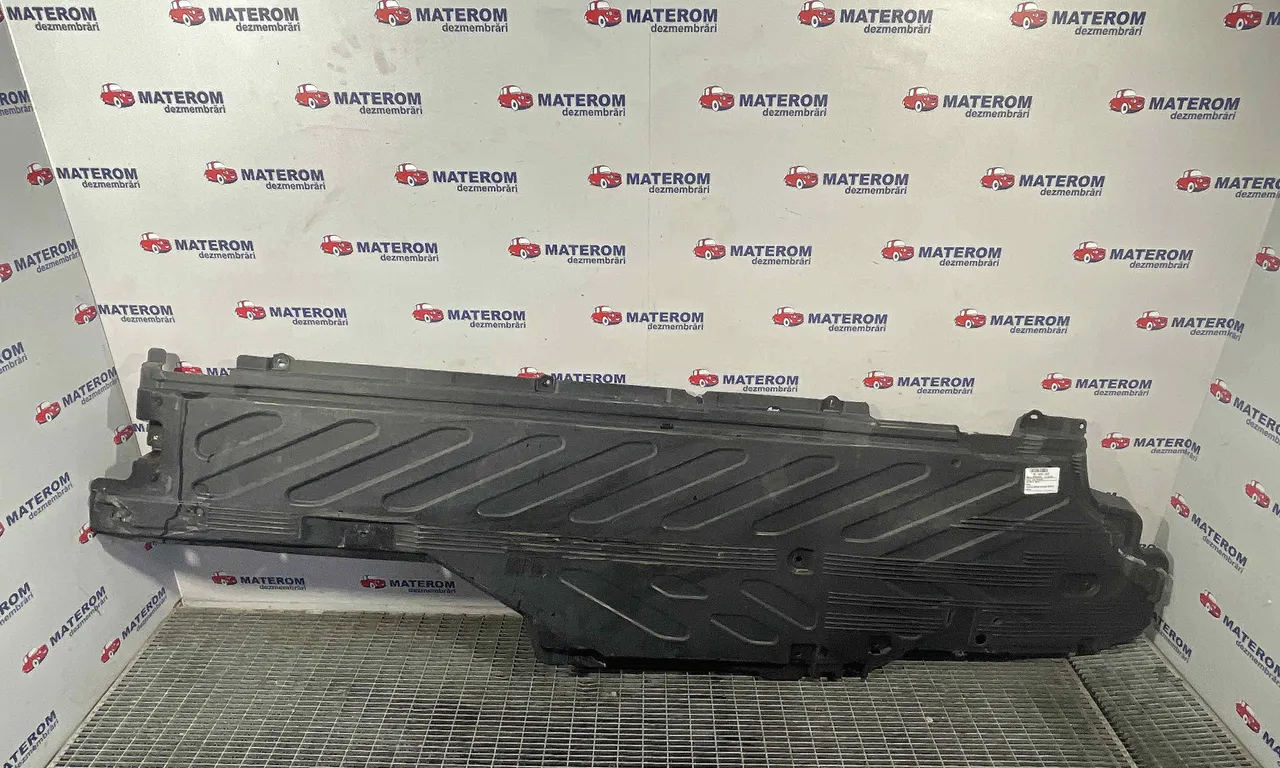SCUT SUB MASINA MERCEDES C-CLASS 2014-2023