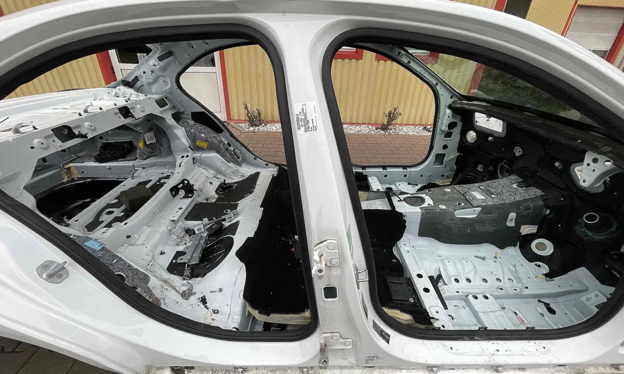 STALP MIJLOC DREAPTA MERCEDES C-CLASS 2014-2023