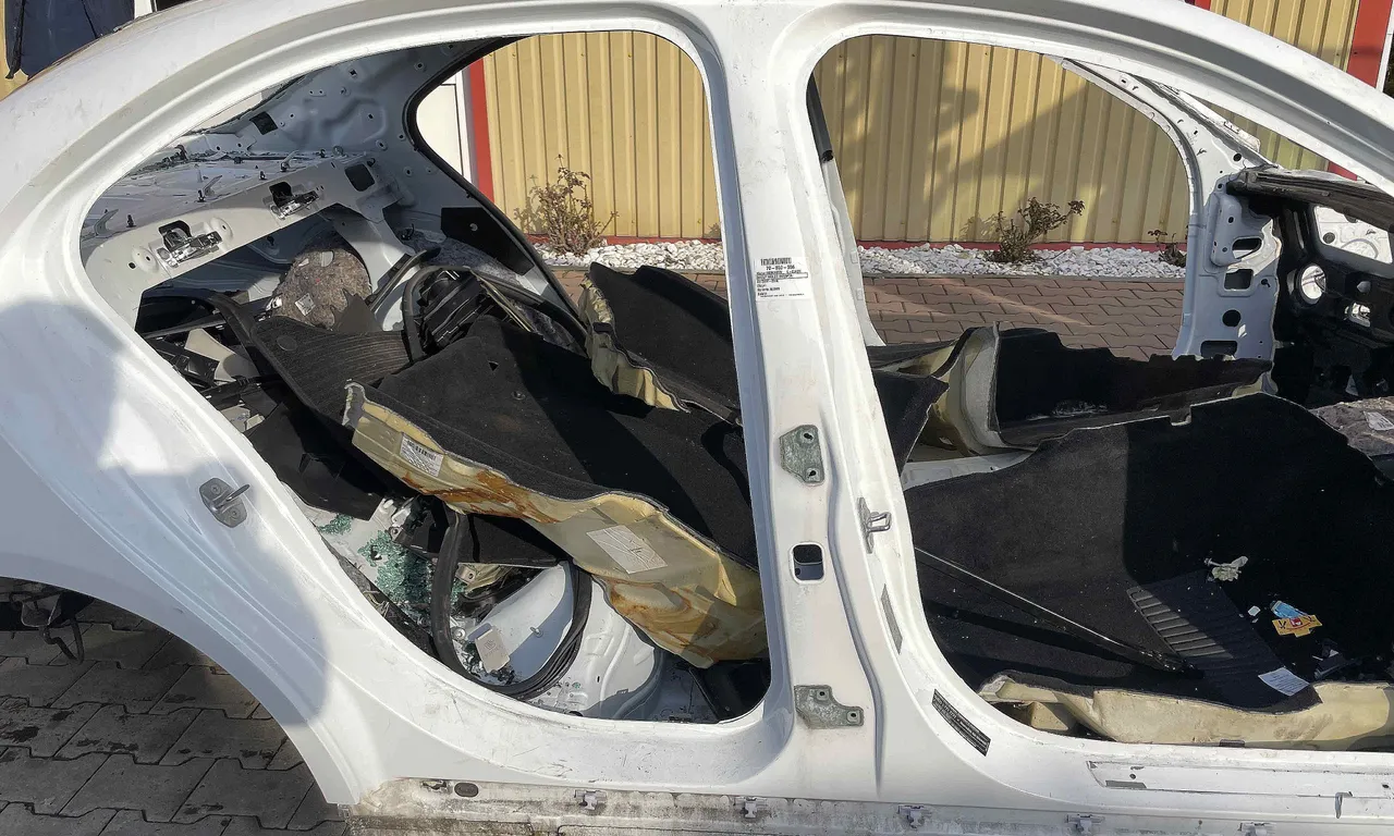 STALP MIJLOC DREAPTA MERCEDES C-CLASS 2014-2023