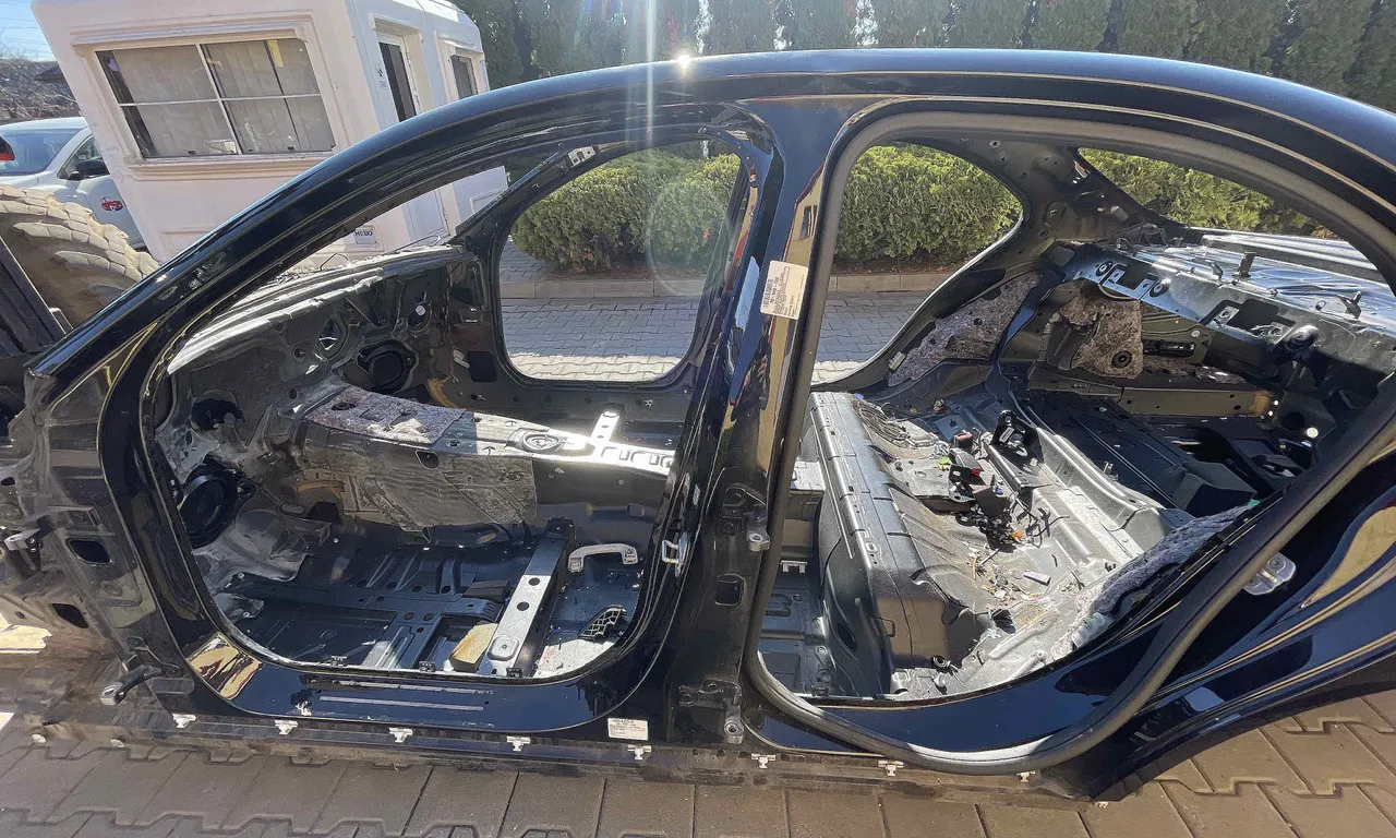 STALP MIJLOC STANGA MERCEDES C-CLASS 2014-2023