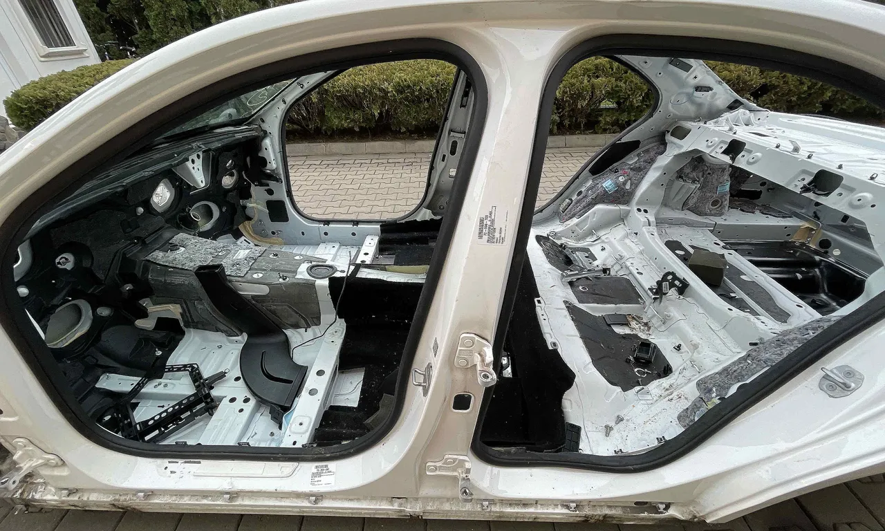 STALP MIJLOC STANGA MERCEDES C-CLASS 2014-2023
