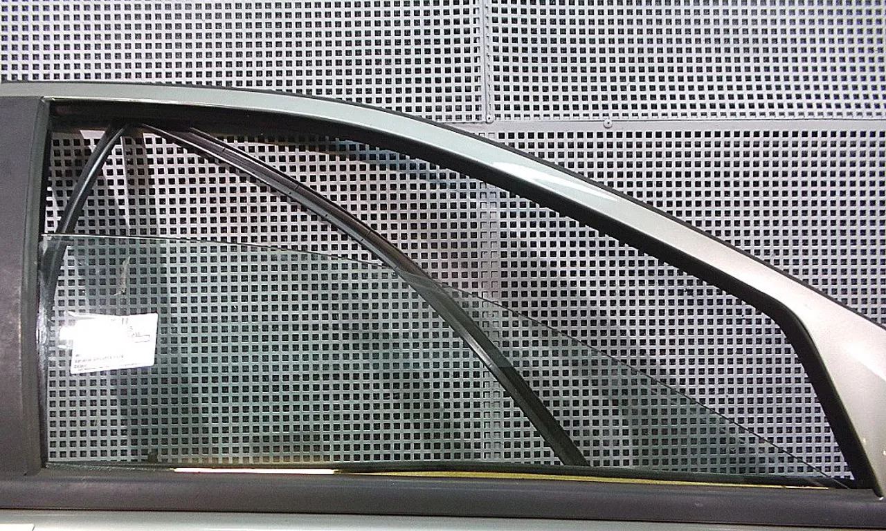 GEAM FATA DREAPTA MERCEDES C-CLASS 2000-2007