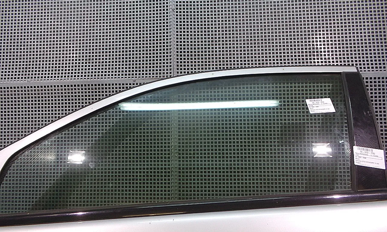 GEAM FATA STANGA MERCEDES C-CLASS 2000-2007