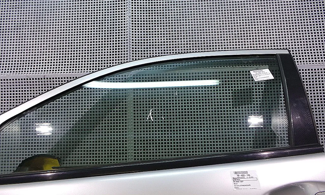 GEAM FATA STANGA MERCEDES C-CLASS 2000-2007