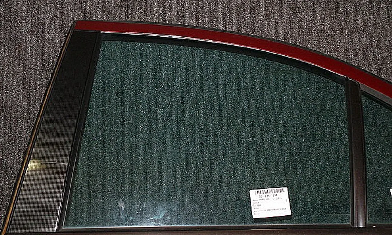 GEAM SPATE MARE STANGA MERCEDES C-CLASS 2000-2007