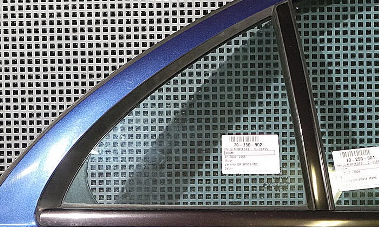GEAM SPATE MIC DREAPTA MERCEDES C-CLASS 2000-2007
