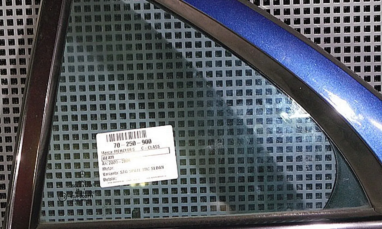 GEAM SPATE MIC STANGA MERCEDES C-CLASS 2000-2007