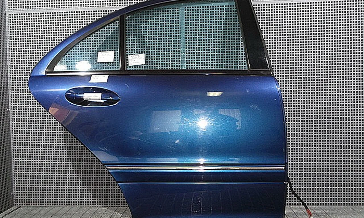 USA SPATE DREAPTA MERCEDES C-CLASS 2000-2007