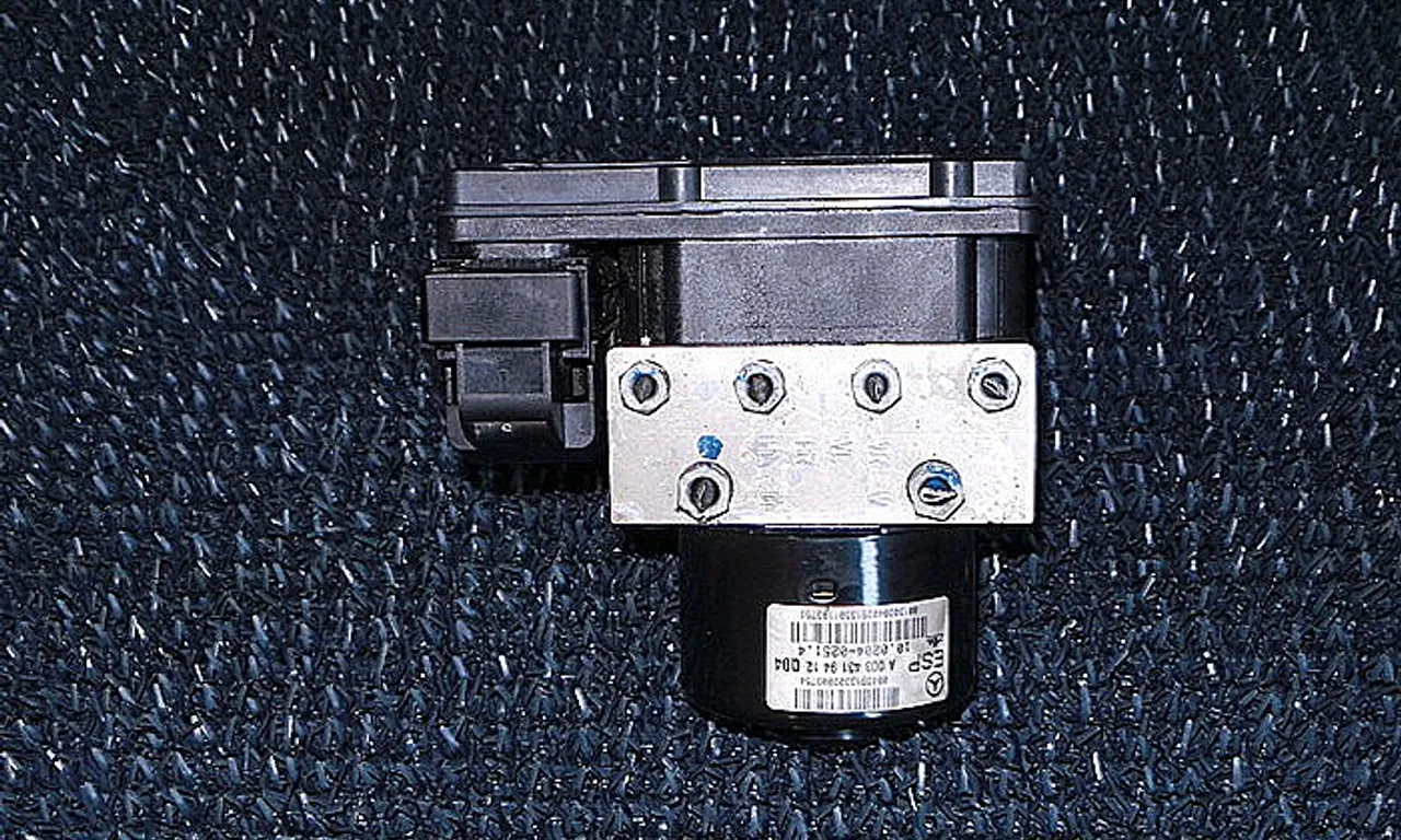 UNITATE ABS MERCEDES C-CLASS 2000-2007
